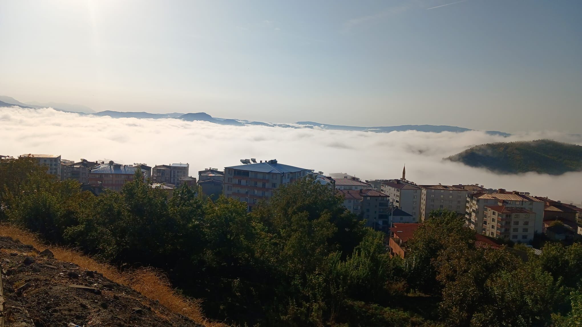 Kulp Sabahına Büyüleyici Sis Manzarasıyla Uyandı (1)