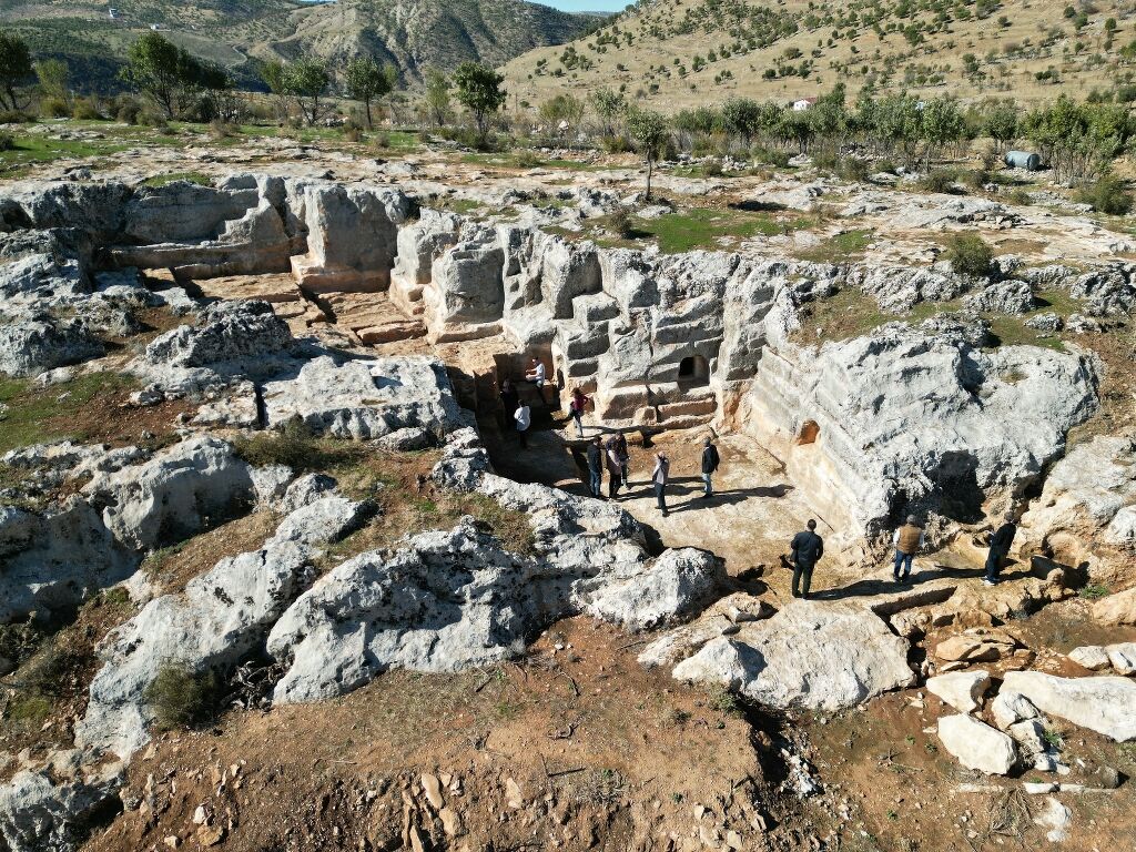 Kulp’ta Arkeolojik Kazı Alanına Ziyaret Yeni Bulgular Heyecan Yarattı (10)