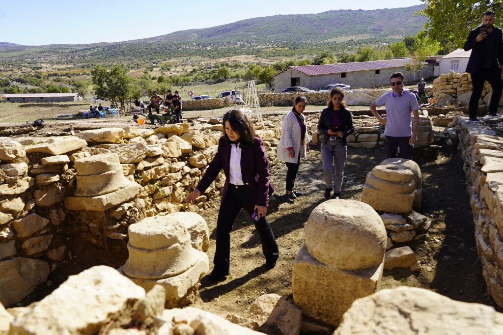 Kulp’ta Arkeolojik Kazı Alanına Ziyaret Yeni Bulgular Heyecan Yarattı (2)