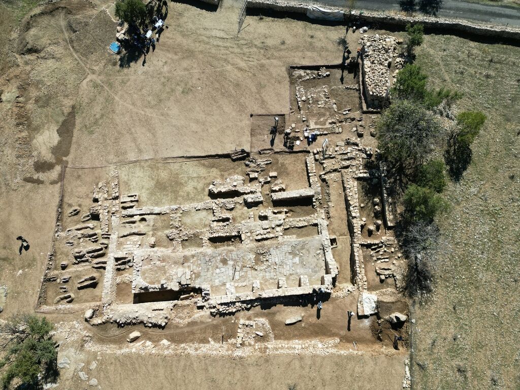Kulp’ta Arkeolojik Kazı Alanına Ziyaret Yeni Bulgular Heyecan Yarattı (8)