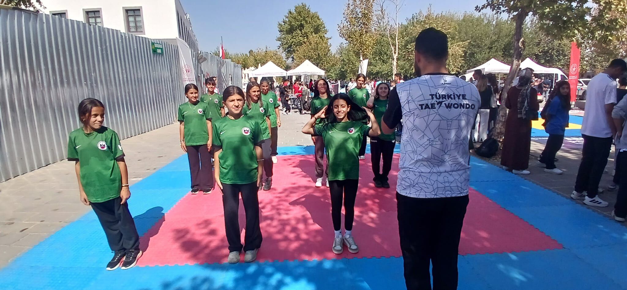 Sporcular Tarihi Surlar Eşliğinde Yürüdü, Kent Sporla Renklendi (2)
