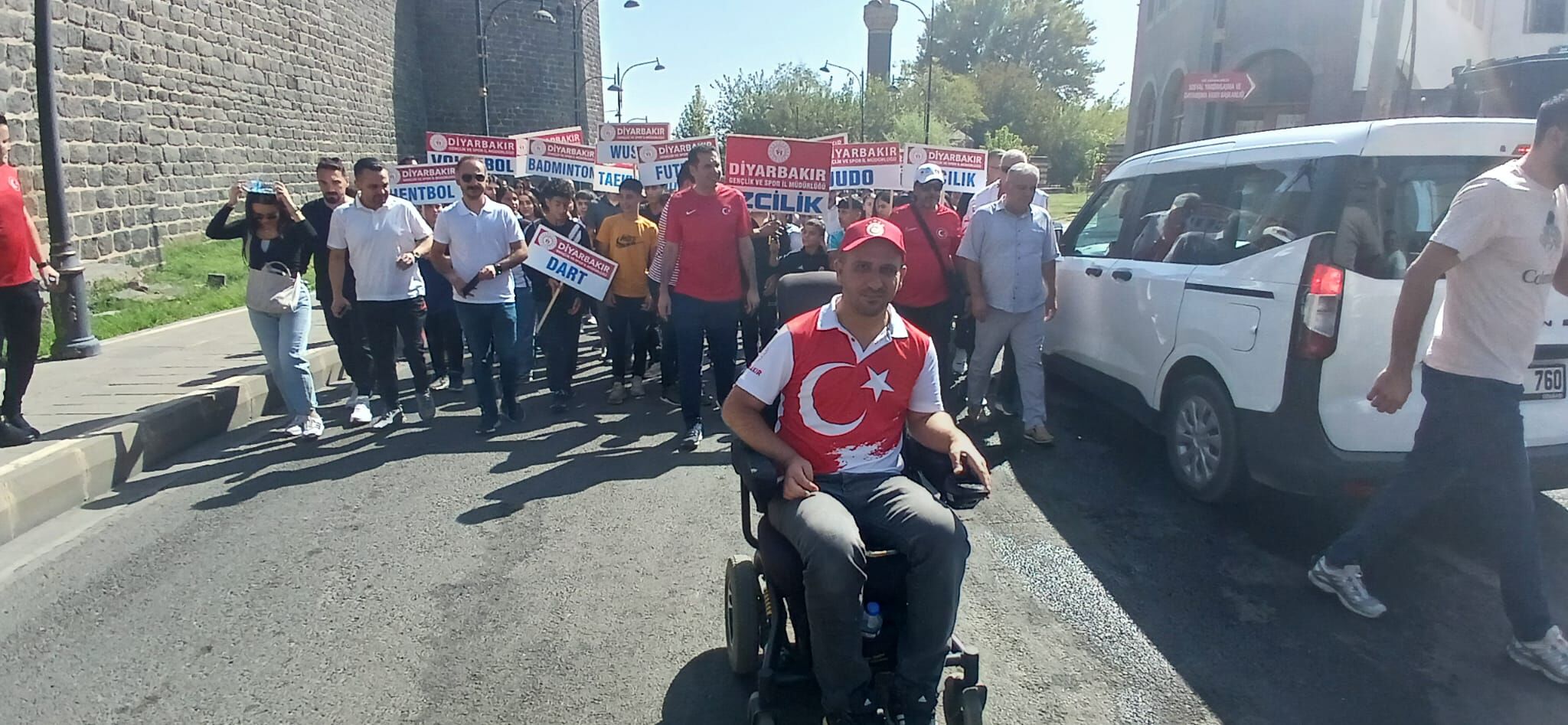 Sporcular Tarihi Surlar Eşliğinde Yürüdü, Kent Sporla Renklendi (7)