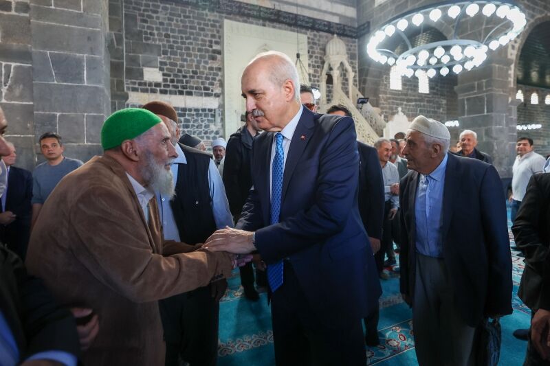 Tbmm Başkanı Kurtulmuş, Cuma Namazını Diyarbakır'daki Tarihi Ulu ( (4)