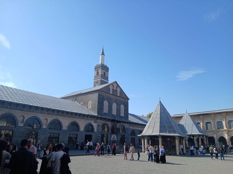 Ulucamii Kitabe