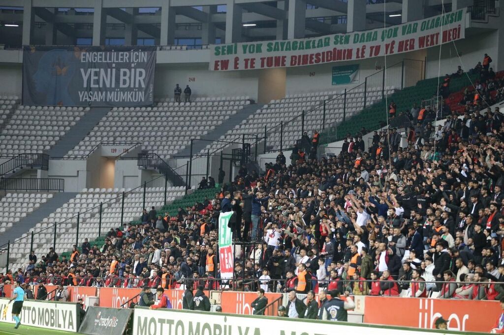 Amedspor Maçında Diyarbakır’da Anlamlı Farkındalık Oluşturuldu (3) 1024X682