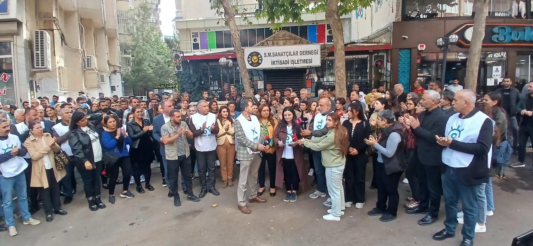 Diyarbakır’da Bir Kafe Hakkında Gençleri Suça Sürüklediği Iddiası (4)