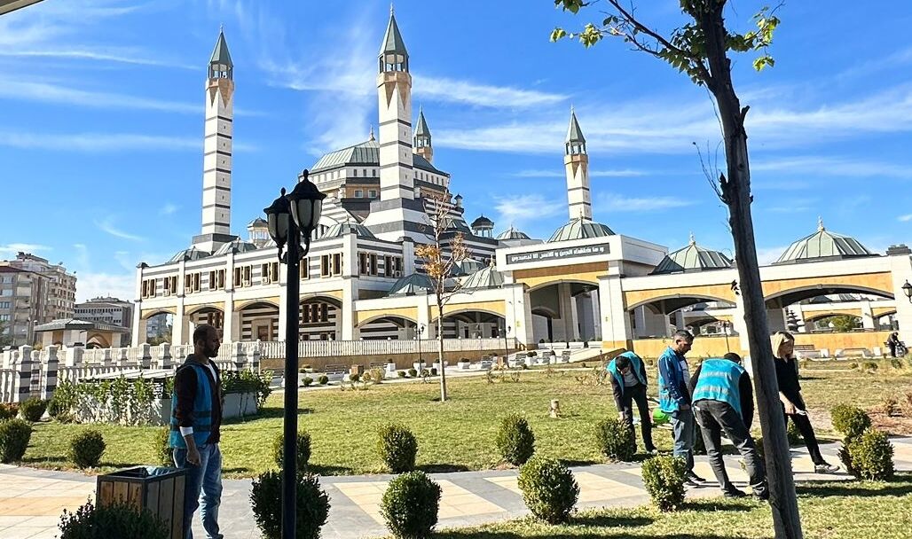 Hükümlülerden Oluşan Mobil Ekipler, Diyarbakır’daki Camileri Yeniliyor (2)