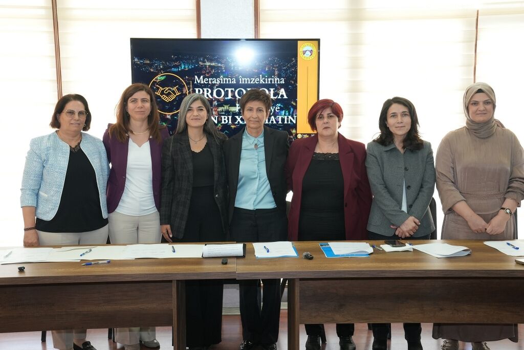 Kulp’ta Kadın Emeğiyle Süt Üretimi Canlanacak Mandıra Tesisi Için Imzalar Atıldı (5) 1024X684