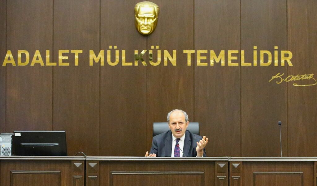 Anayasa Mahkemesi Üyesi Diyarbakır’da Hukuk Öğrencileriyle Buluştu (2) 1024X603
