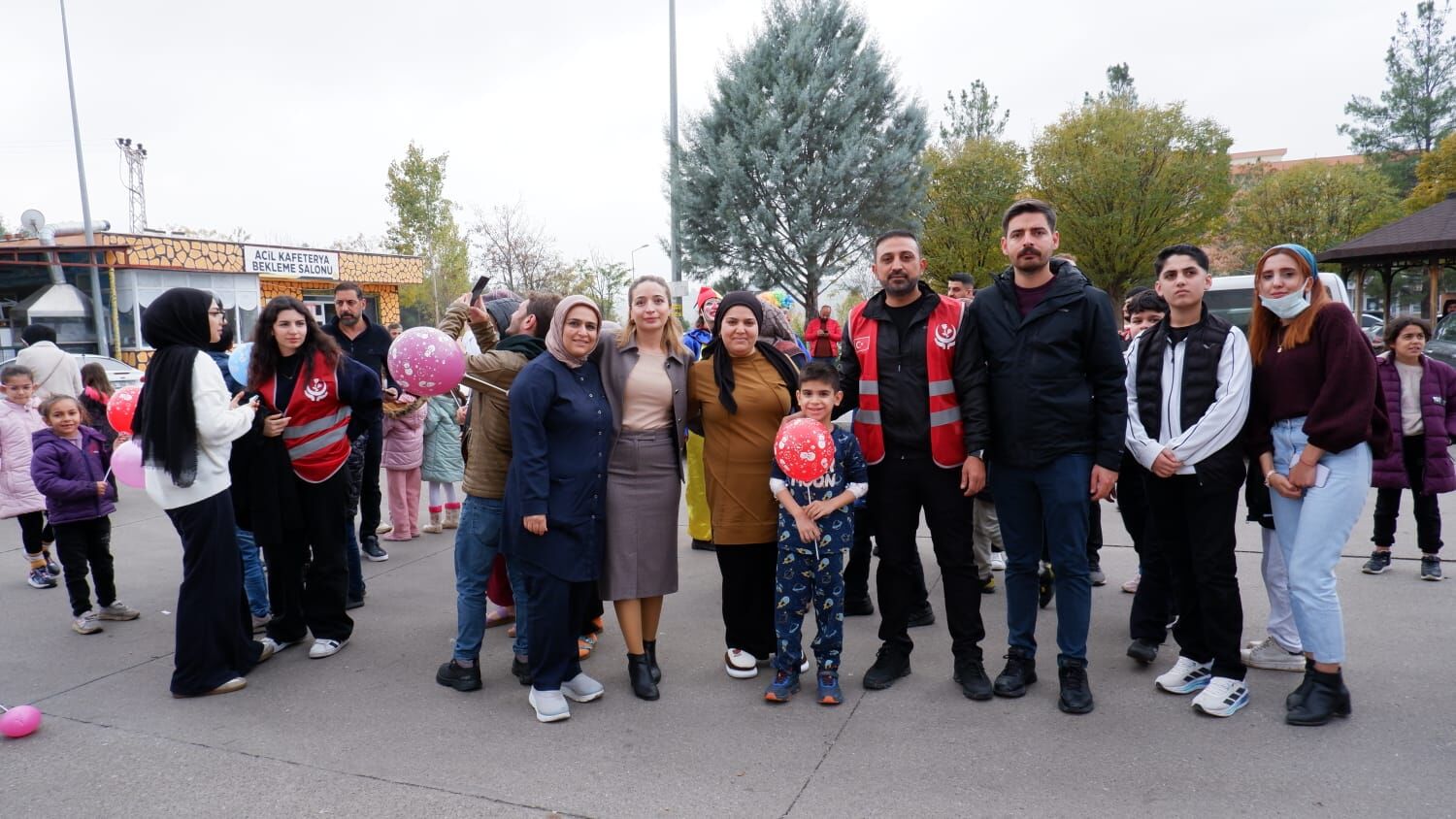 Dicle Üniversitesi’nde Hasta Çocuklara Moral Etkinliği (1)
