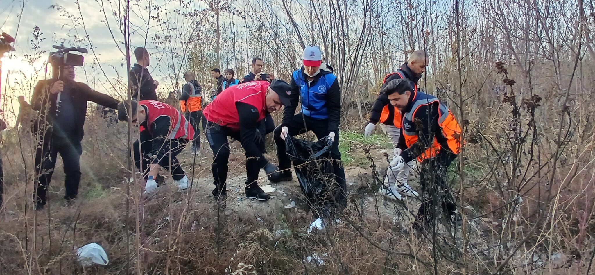 Diyarbakır’da 5 Aralık Dünya Gönüllüler Gününde Hevsel Bahçeleri’nde Anlamlı Etkinlik (4)