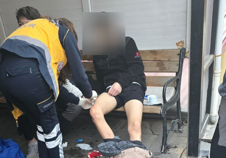 Diyarbakır'da Öğrenciler Arasında Bıçaklı Kavga 1 Yaralı (3)-1