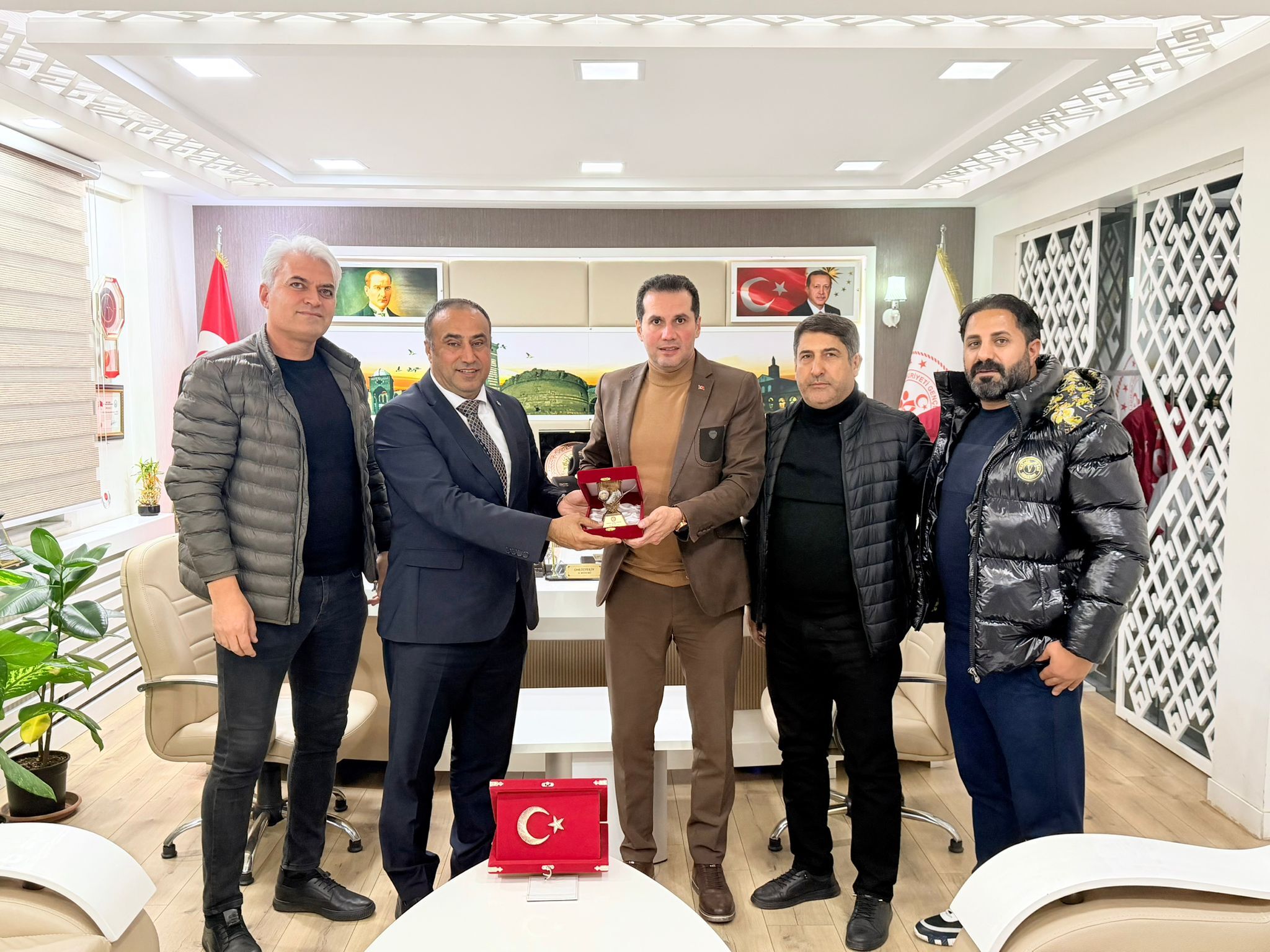 Diyarbakır’da “Yılın Spor Adamı” Ödülü Cenk Öztekin’e Verildı (1)