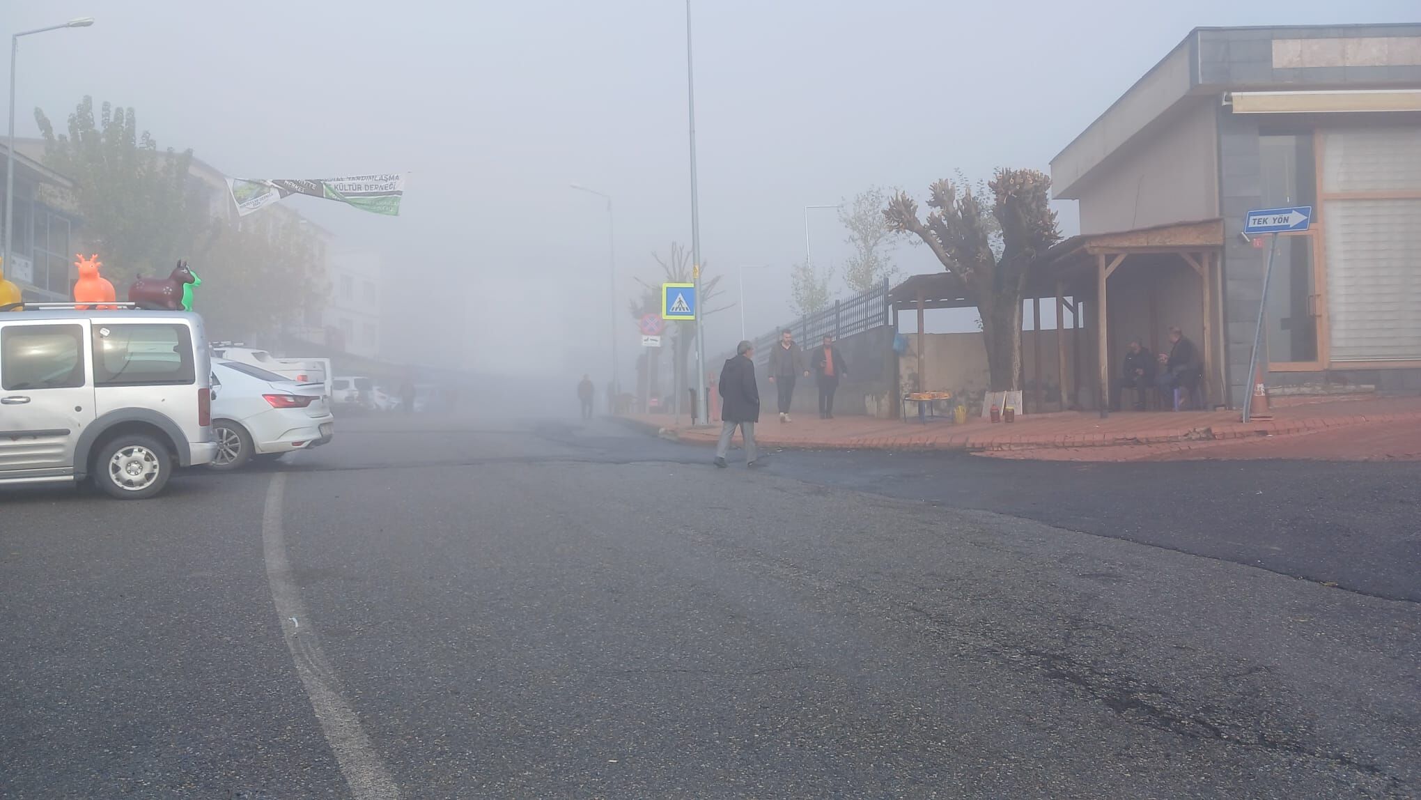 Diyarbakır’ın Kulp Ilçesi Sabaha Yoğun Sisle Uyandı (3)