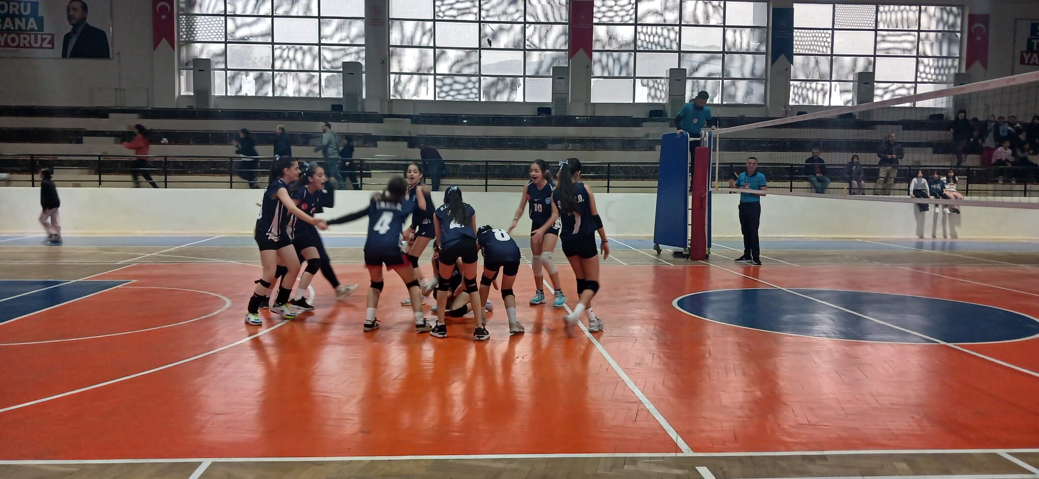 Okul Sporları Yıldızlar Voleybol Yarı Final Maçları Nefes Kesti (4)