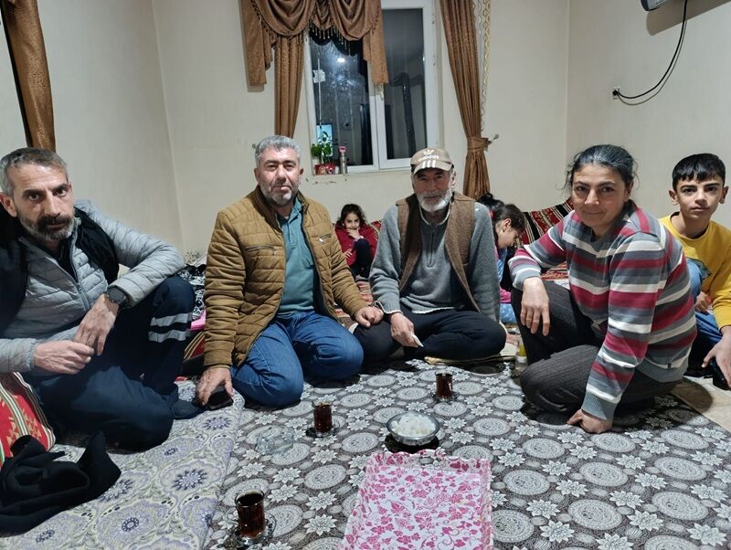 Evinde Mahsur Kaldı