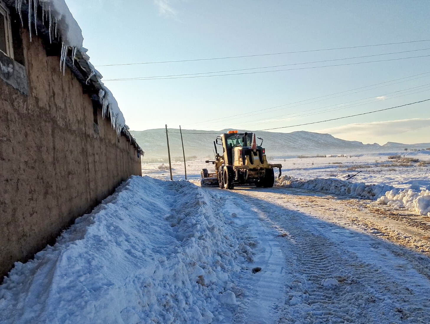 Kardan Yollar Kapali Aciliyor (1)