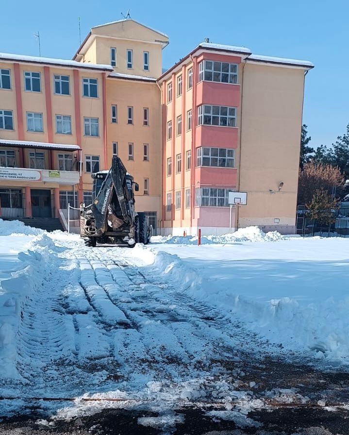 Okul Yollari Aciliyor (2)