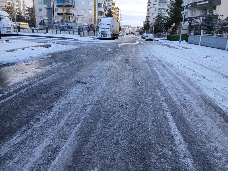 Yollar Buz Kesti Kaza