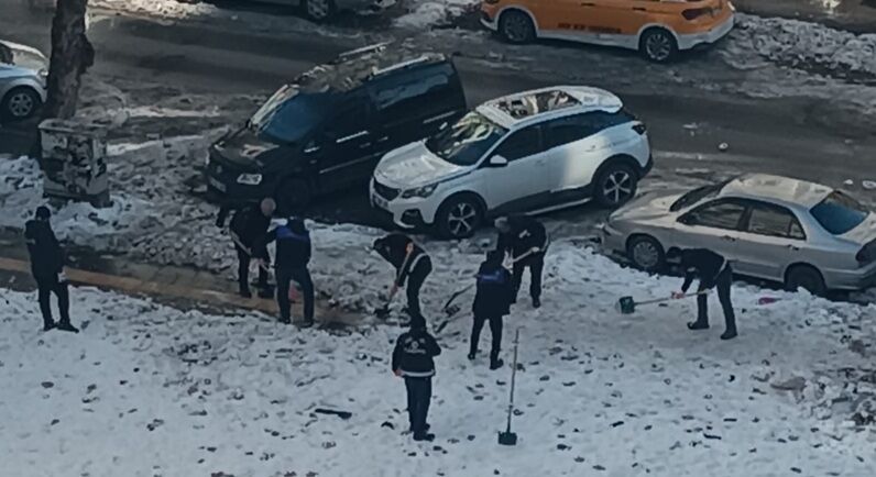 Zabıta Kaldırım Trmizledi