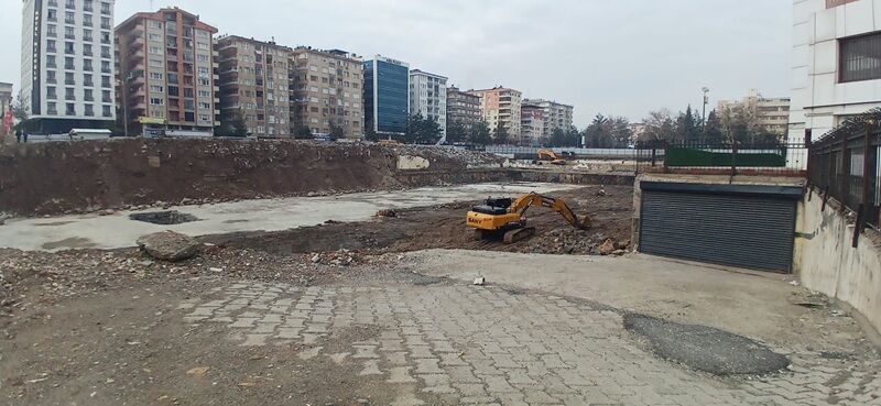 Galeria Yapıalrı Yüksekliyor