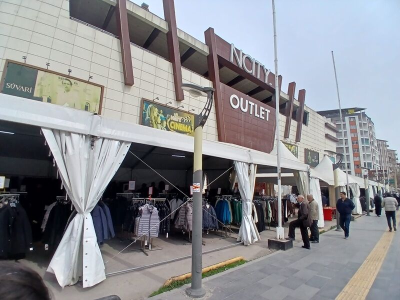 Ncity Mağaza Önü