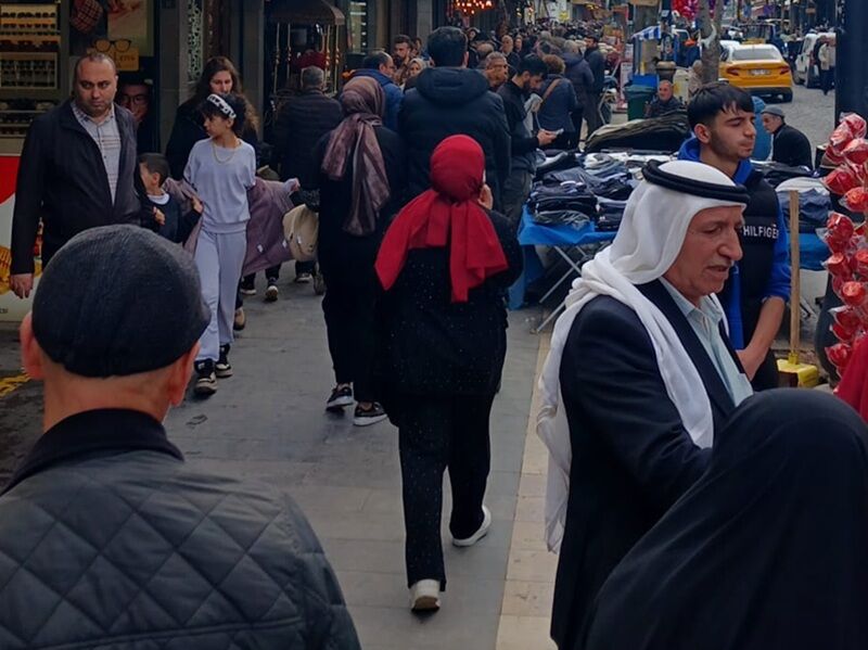 Çarşı Hareketlendi