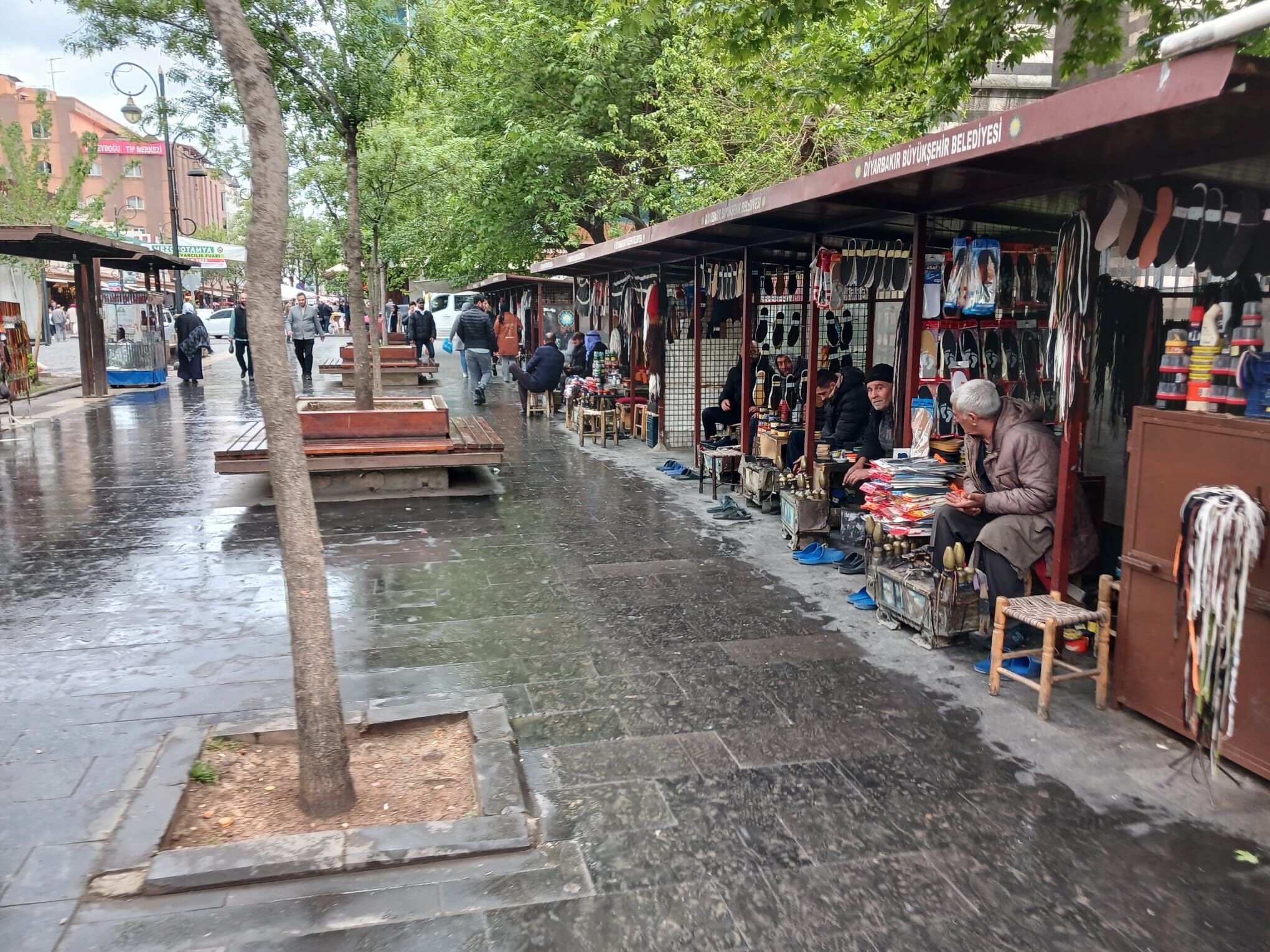Surdaki Ayakkabi Boyacilar Bayram Öncesi (2)