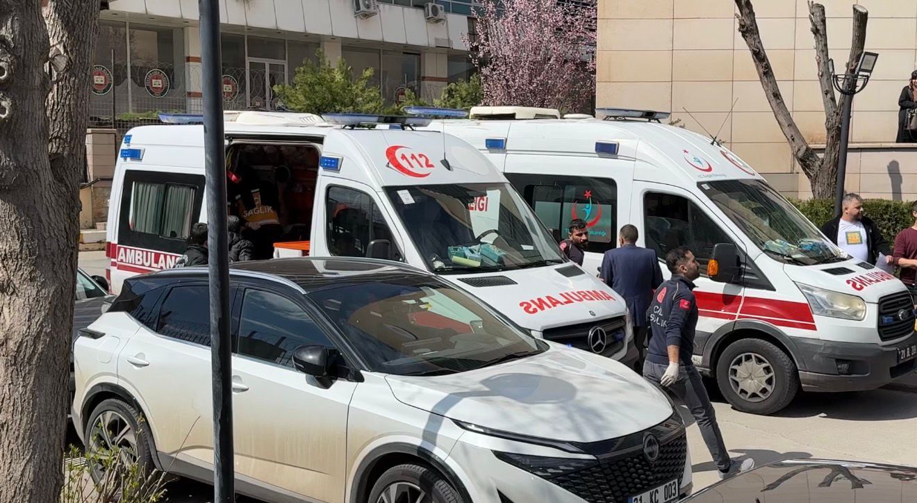 Adliye Bıçaklı Kavga (2)