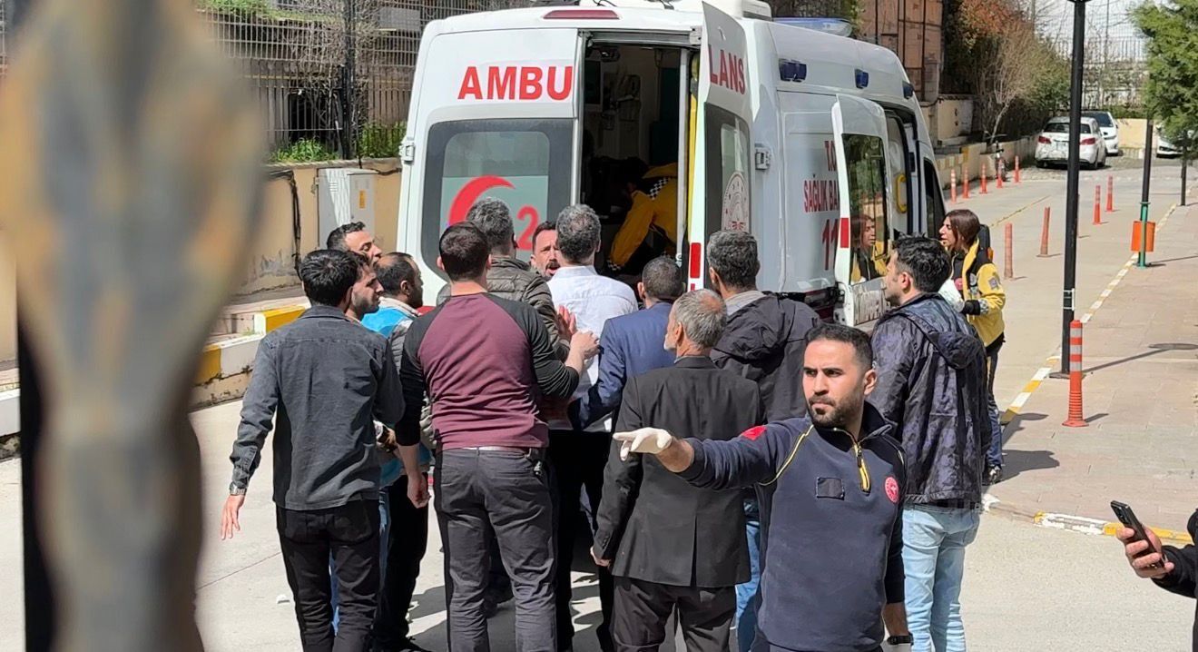 Adliye Bıçaklı Kavga (3)