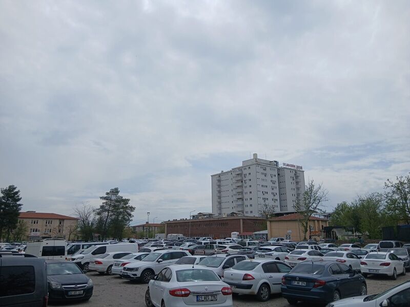 Hastane Otoparkı