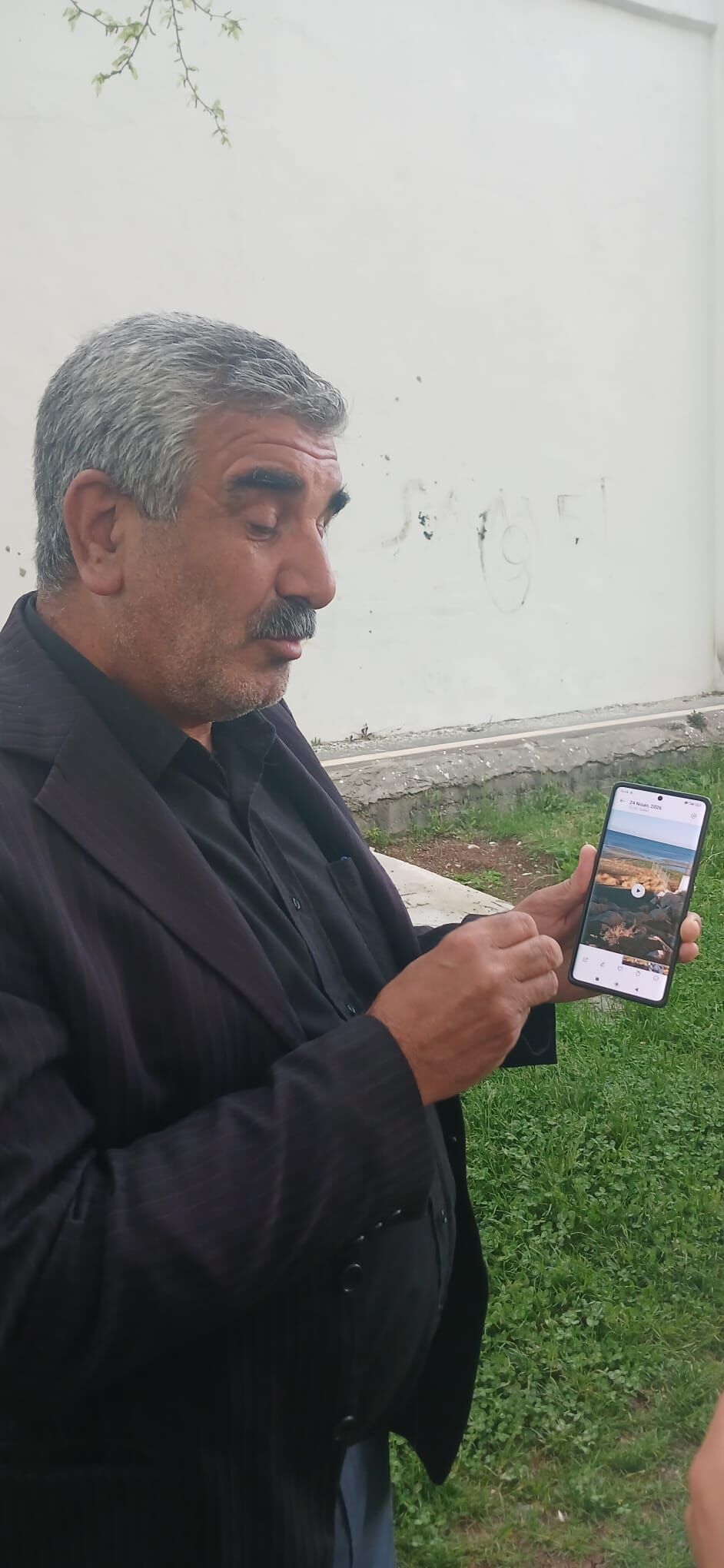 Nizamettin Kabais (2)
