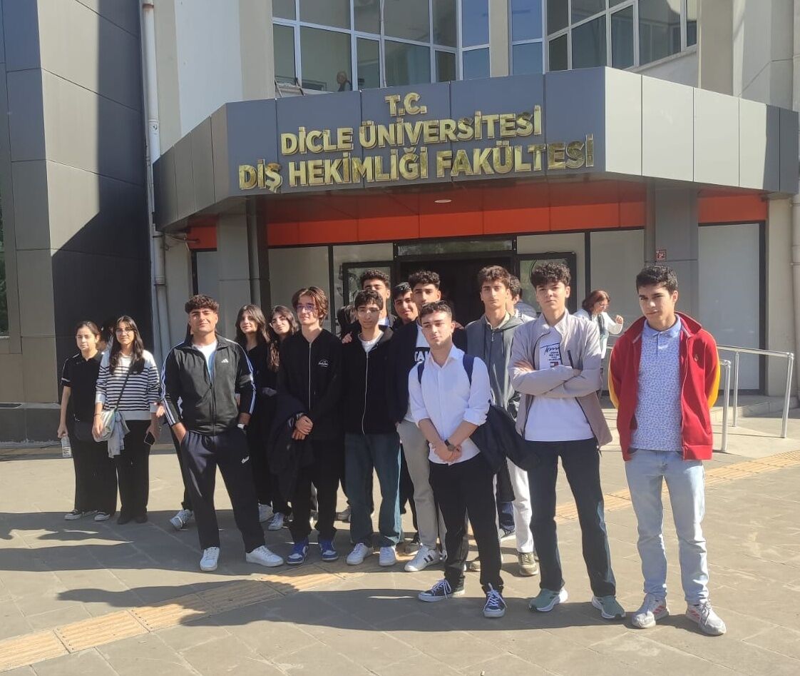 Liseliler Üniversiteyi Gezdi (1)