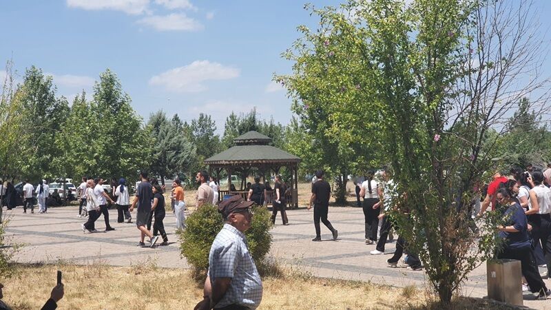 Diyarbakır'da Öğretmen Adayları Saat 14.45'te Yeniden Sınavda!