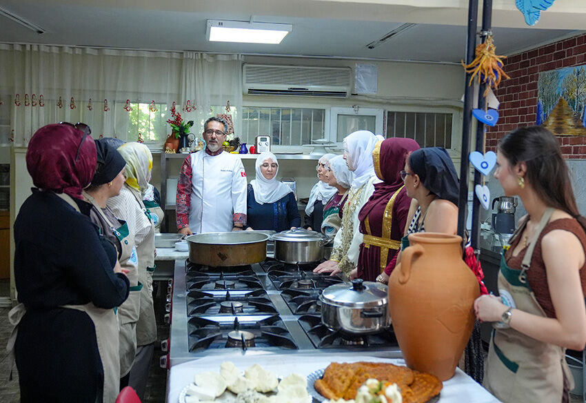 Peynir Yapiyorlar (3)