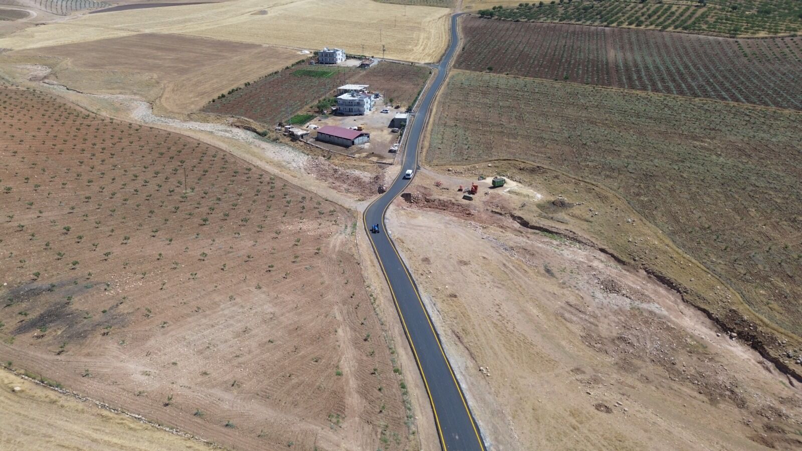 Siirt'te köy yolları 21 bin 511 ton asfaltla yenilendi