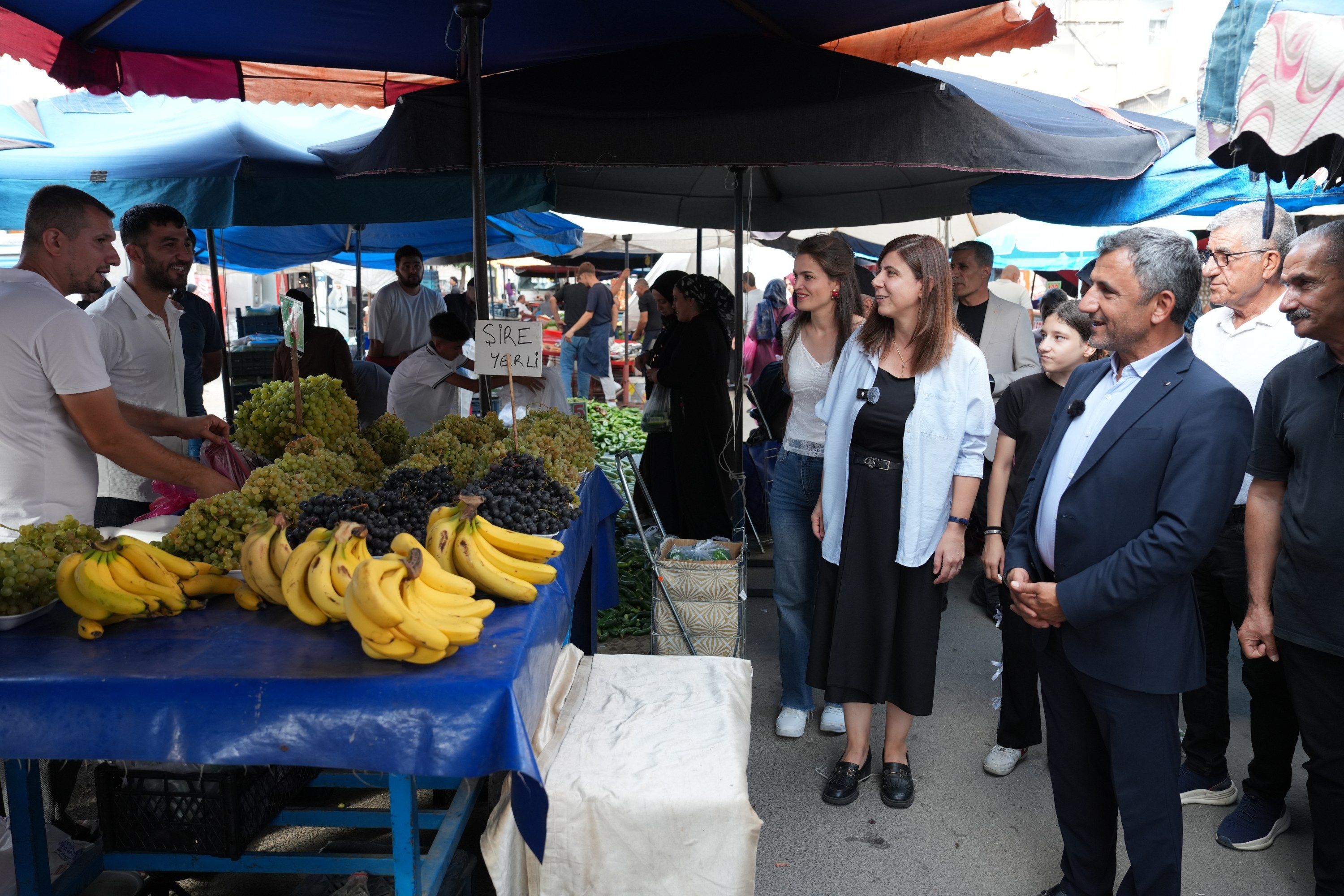 Bağlar’da Eşbaşkanlardan semt pazarı ziyareti