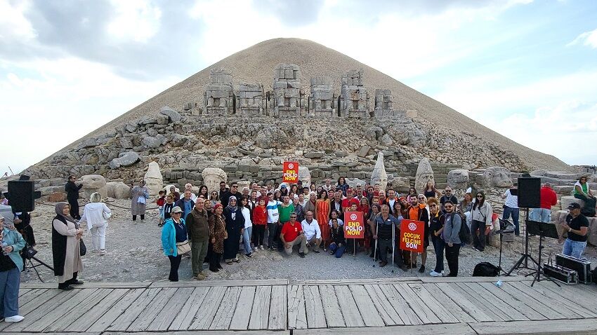 Engeller aşıldı, Nemrut’un zirvesinde buluştular