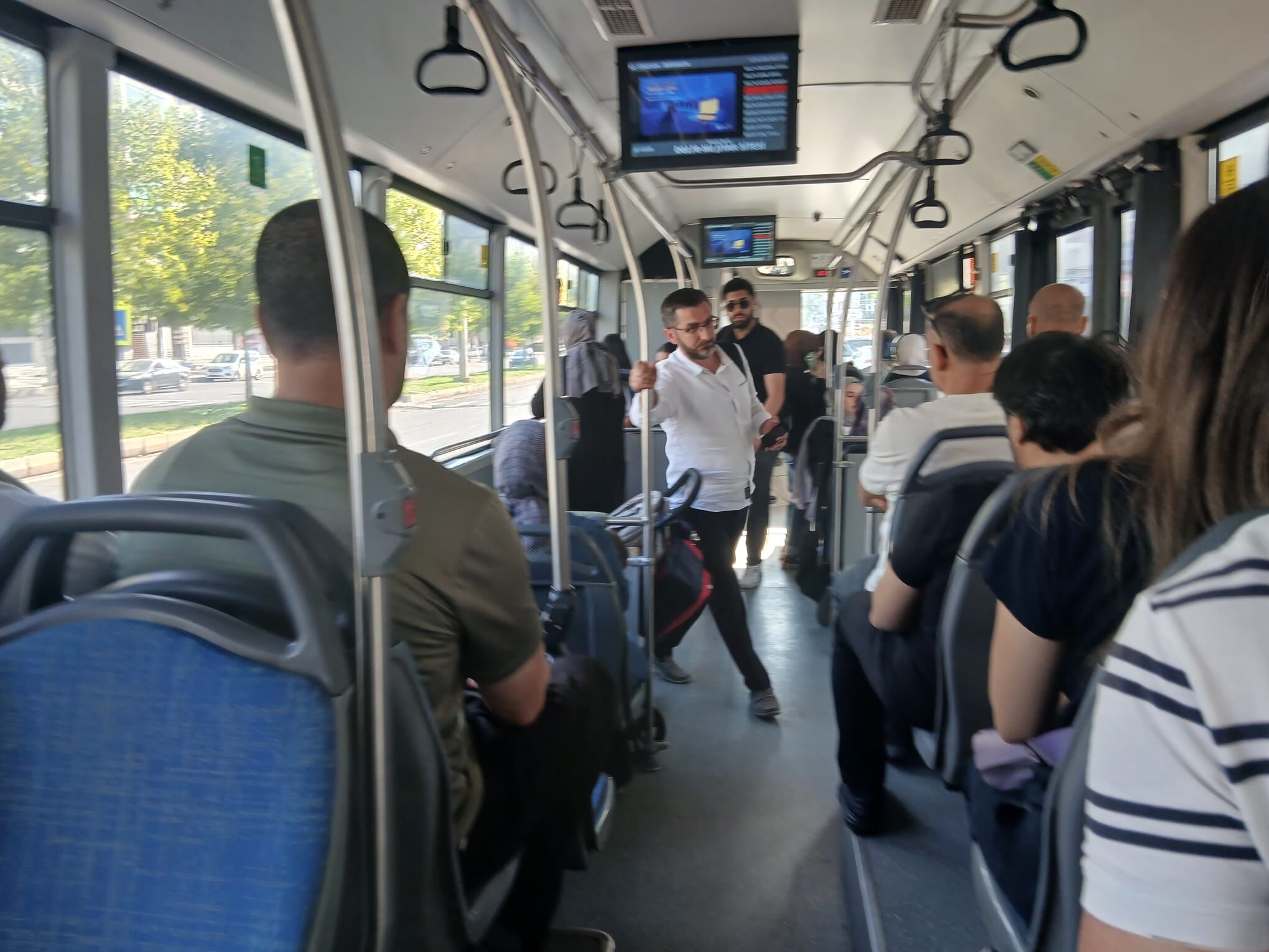 Diyarbakır’da Öğrencilere İlk Gün Ulaşım Desteği: Otobüsler Ücretsiz