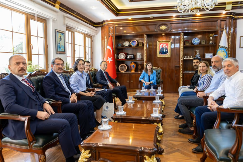 Kırgızistan’ın Ankara Büyükelçisi’nden Diyarbakır Büyükşehir Belediyesi’ne Ziyaret