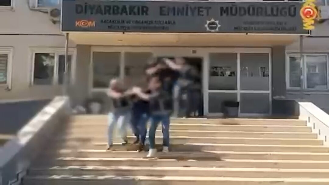 Diyarbakır’da “Daltonlar” Suç Örgütünün Yapılanmasına Yönelik Operasyonda 8 Şüpheli Tutuklandı