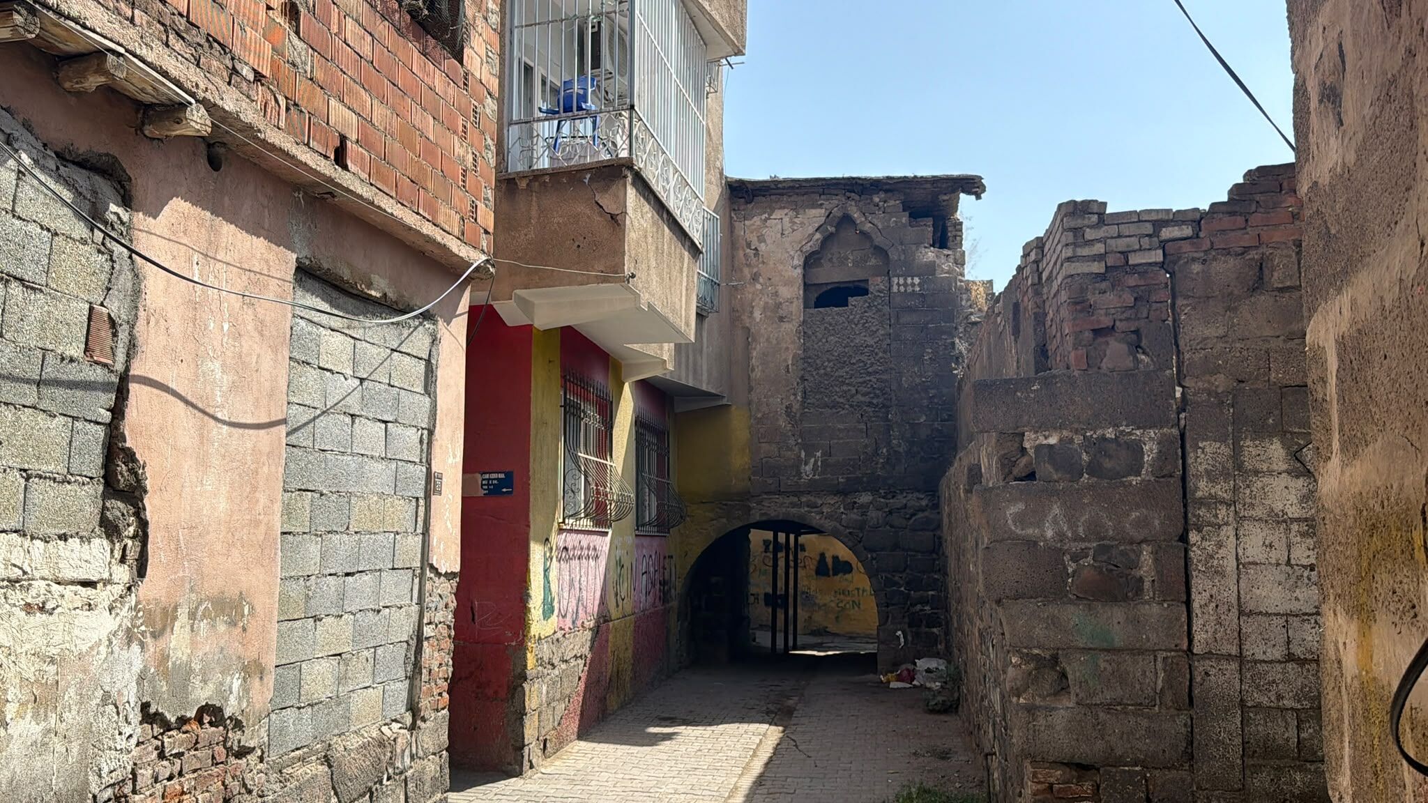 Tarihi Yapi2